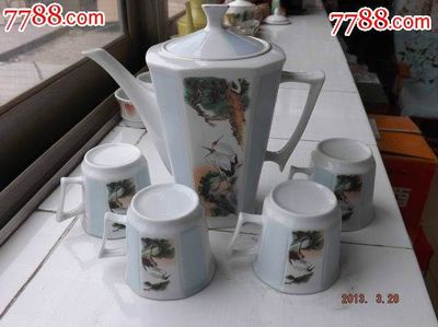 松鶴八楞壺 陳貽饃大師文革時期的工藝美術(shù)杰作